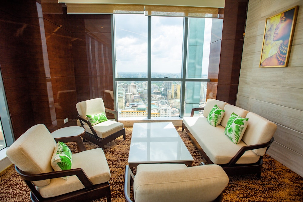 Spacious Sea View or City View Room With Lounge Access - King Bed - Photo 3