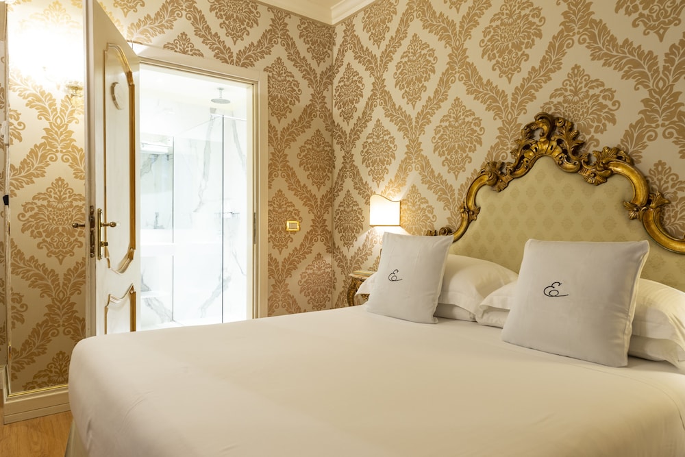 Available room thumbnail 5
