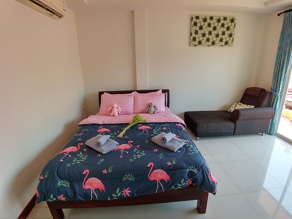 Deluxe Room with Balcony photo 3