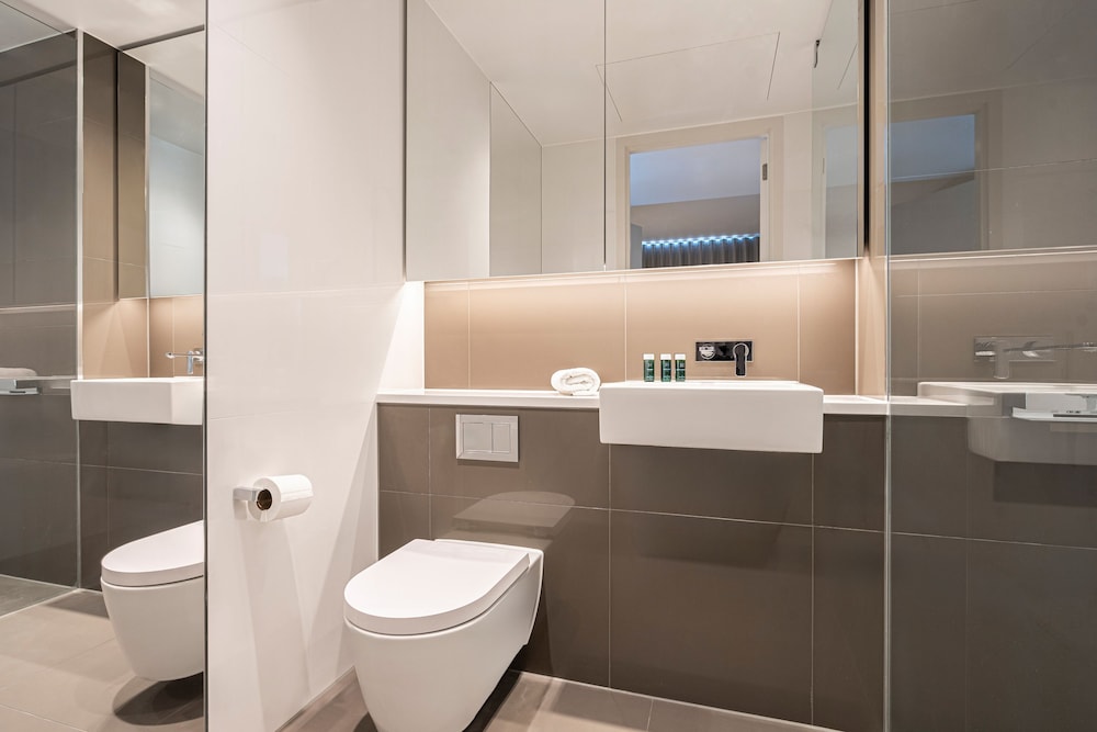 Stylish Three-bedroom Apartment in Canary Wharf, 사진 32