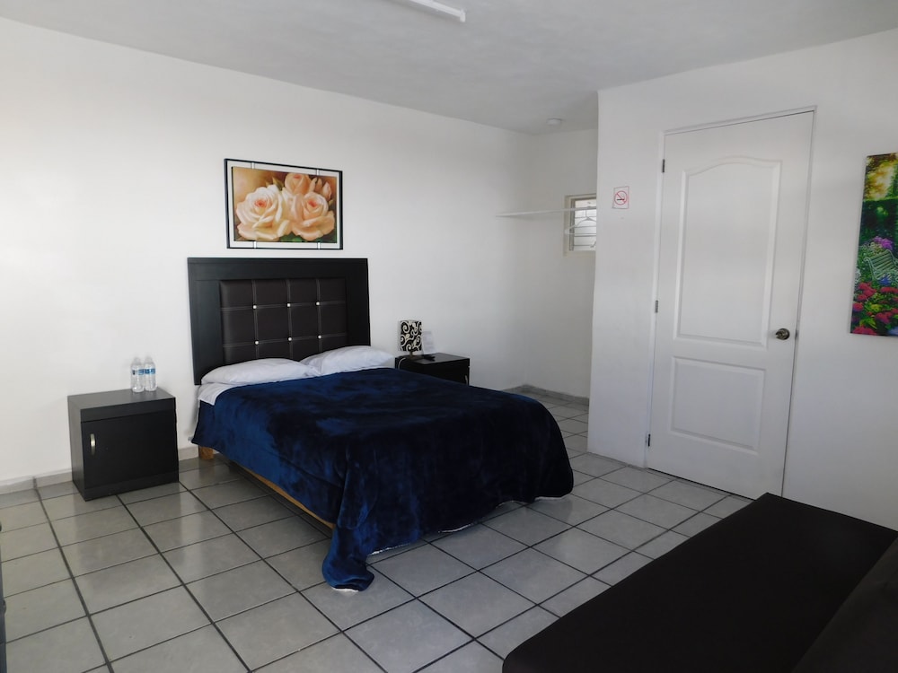 Bungalow Standard, 1 lit double, accès piscine, côté jardin
