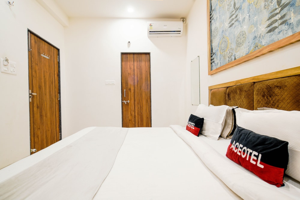 Deluxe Room - Photo 6