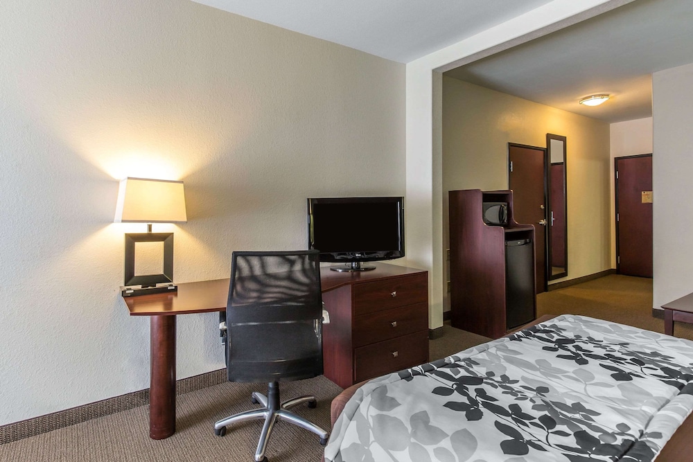 Suite, Multiple Beds, Non Smoking - Photo 3