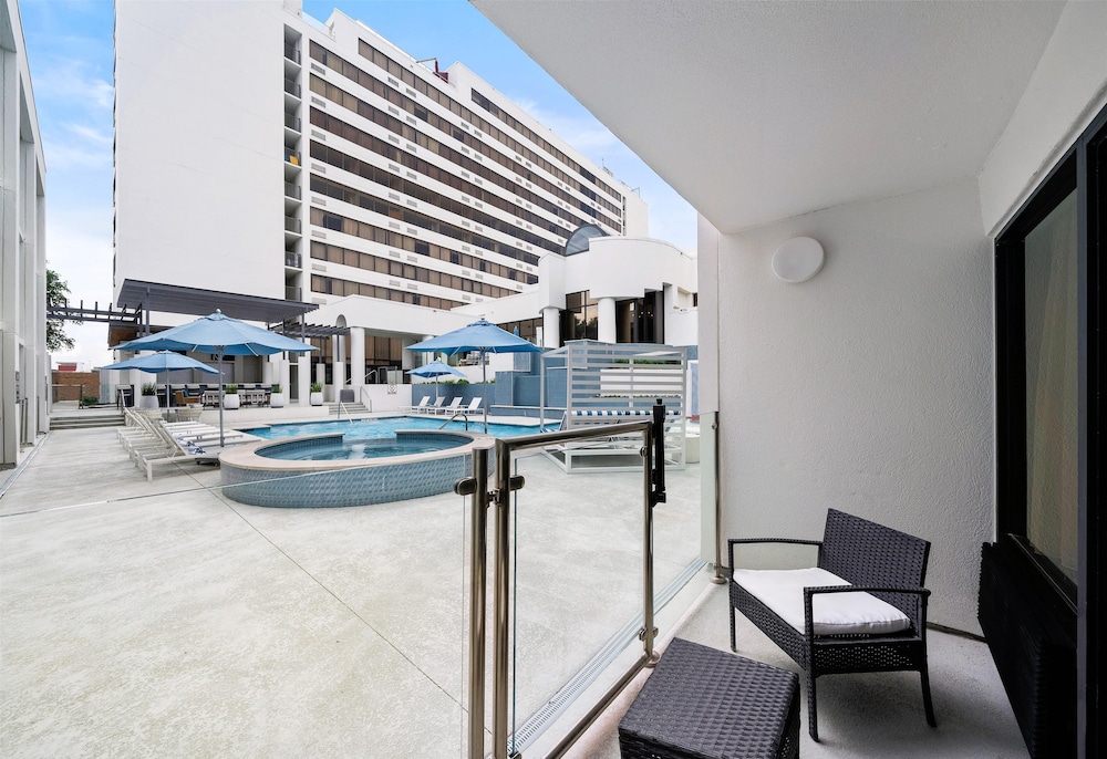 Suite, 1 King Bed, Patio, Poolside - Photo 1