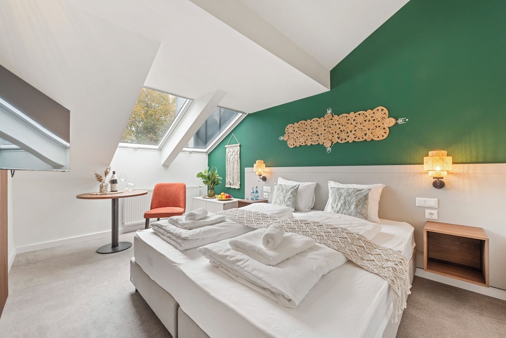 Comfort Double Room, 1 King Bed, Non Smoking, Private Bathroom