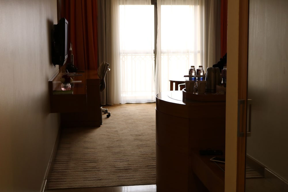 Standard Room, 2 Twin Beds, Balcony - Photo 17