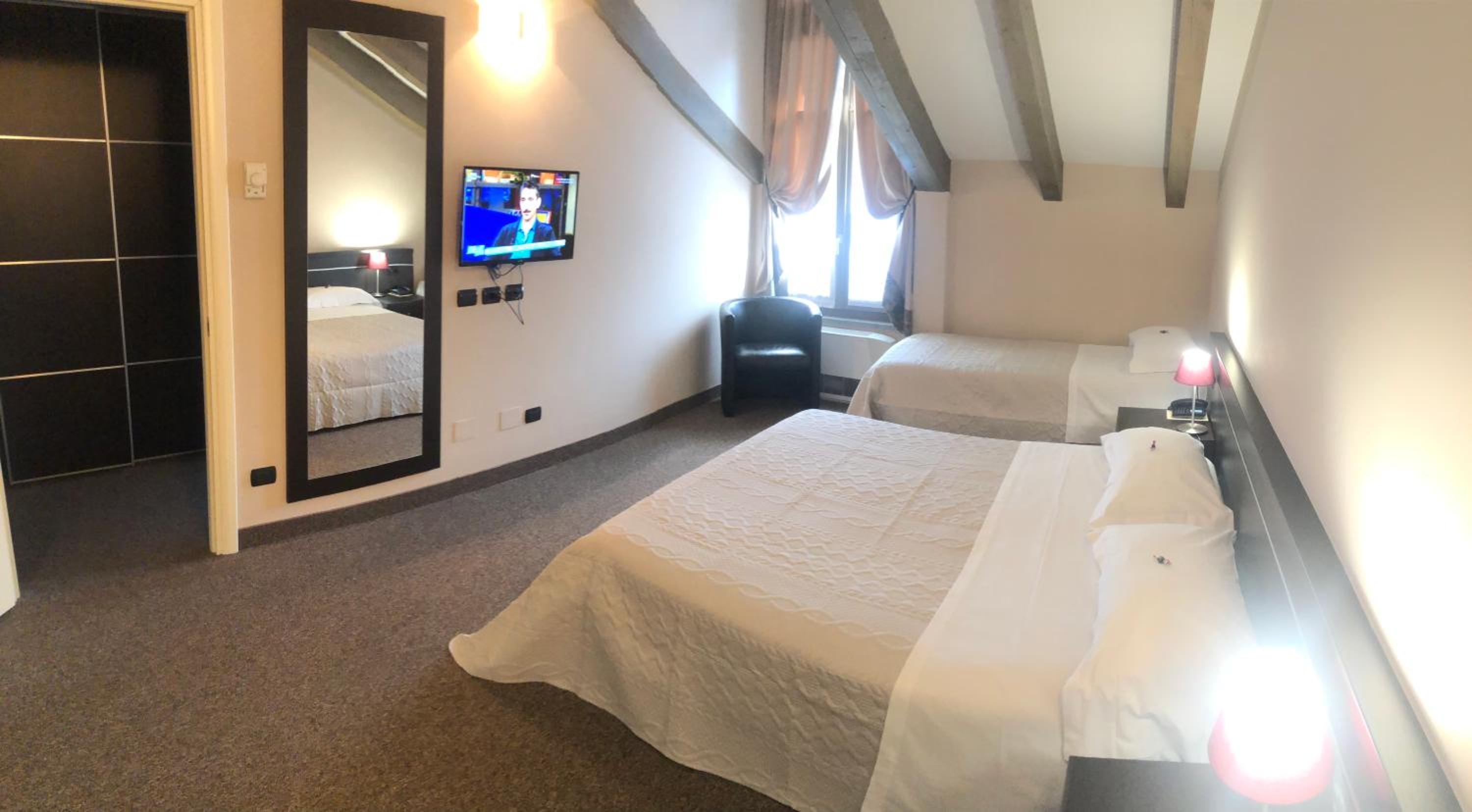 Large Double Room - Photo 43