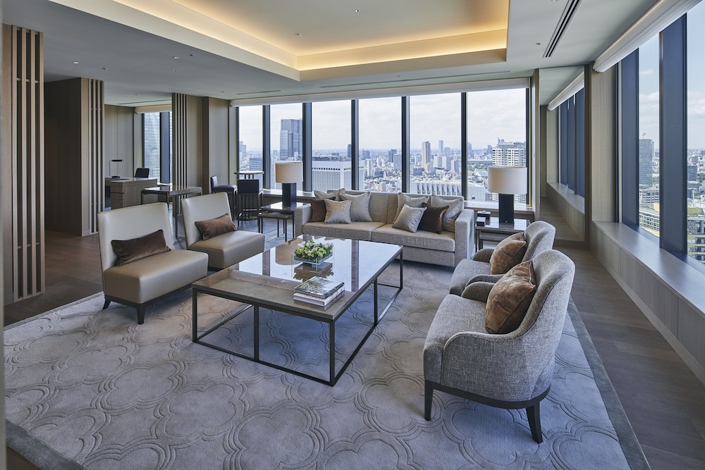 Royal Suite (Breakfast & Club Lounge Access) 201sqm