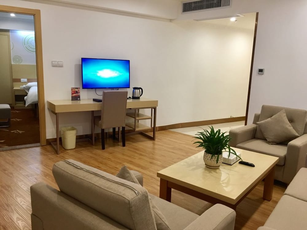 Deluxe Suite photo 1