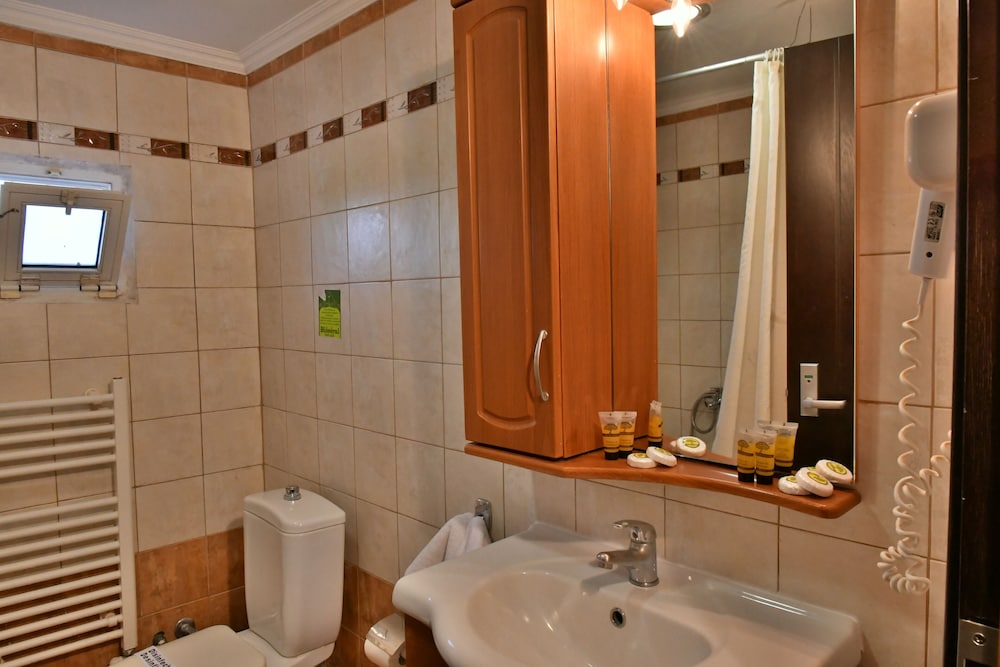 Family Room - Photo 13