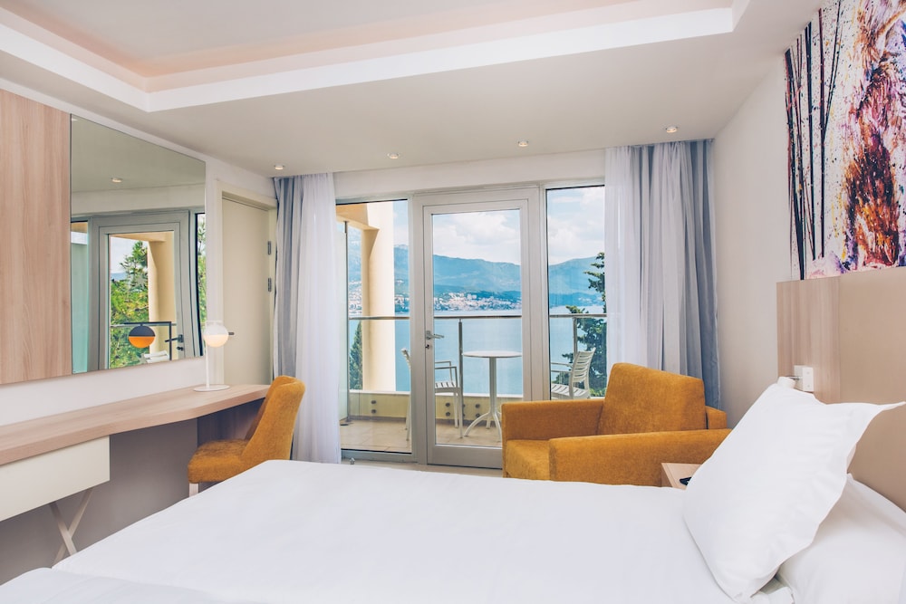 Double Room, Partial Sea View photo 2
