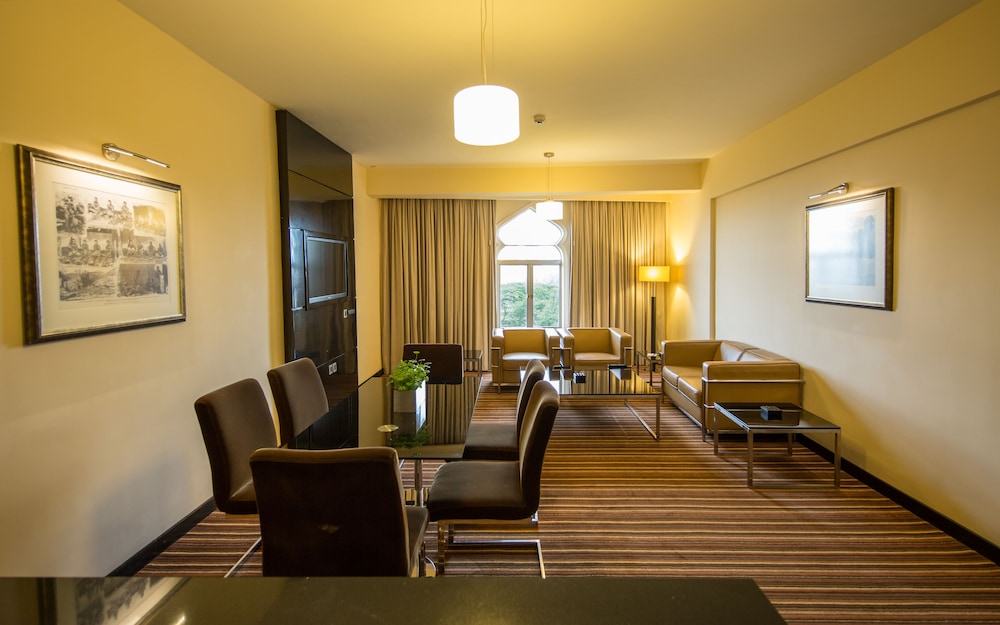 Executive Suite, 1 King Bed, Non Smoking - Photo 7