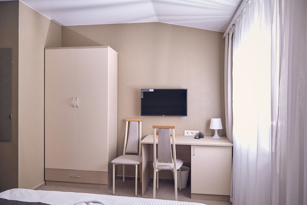 Economy Double Room photo 3