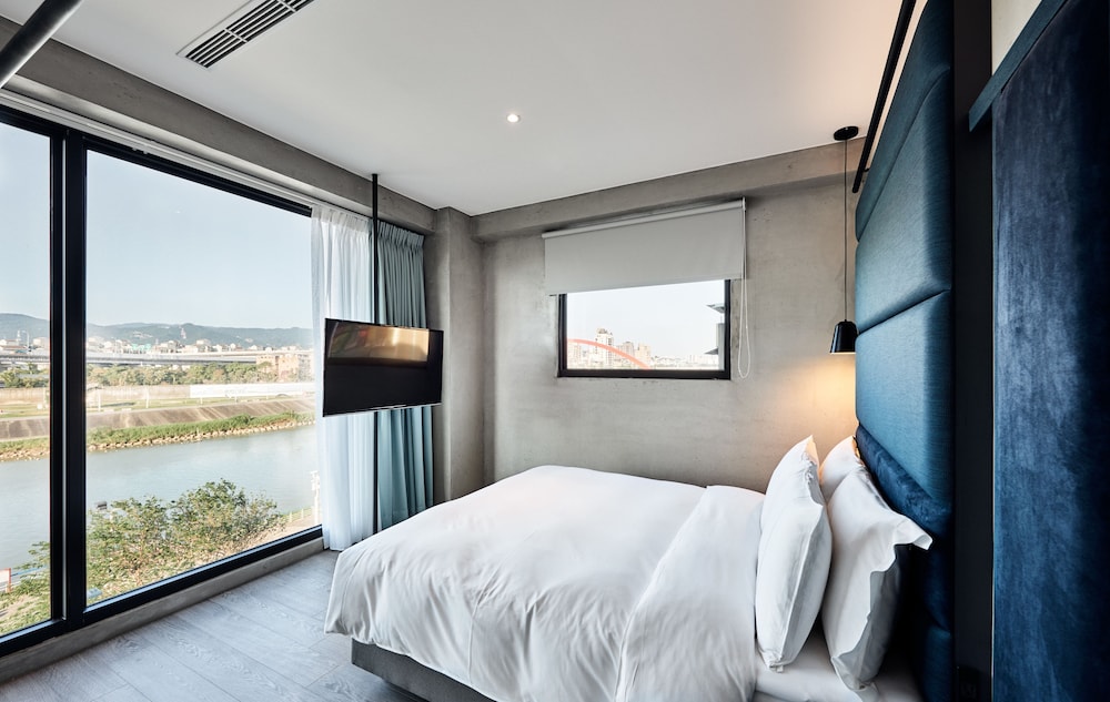 Design Double Room, 1 Double Bed, River View photo 2