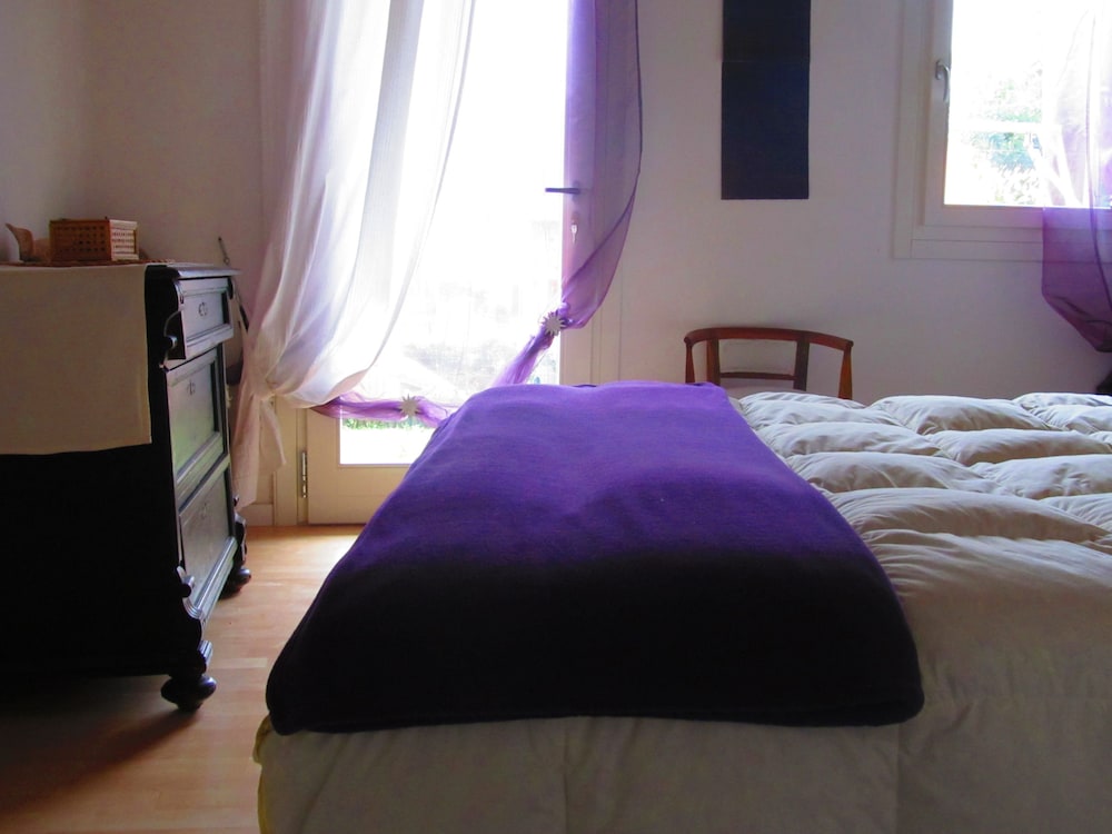 Economy Double Room, Shared Bathroom photo 2