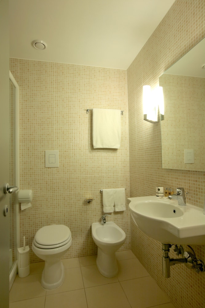 Comfort Triple Room, Balcony - Photo 4