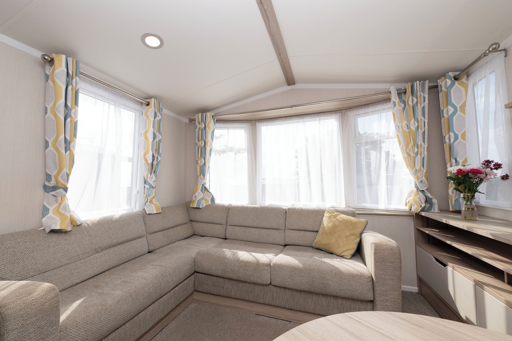 Mobile Home (Sunseeker) photo 2