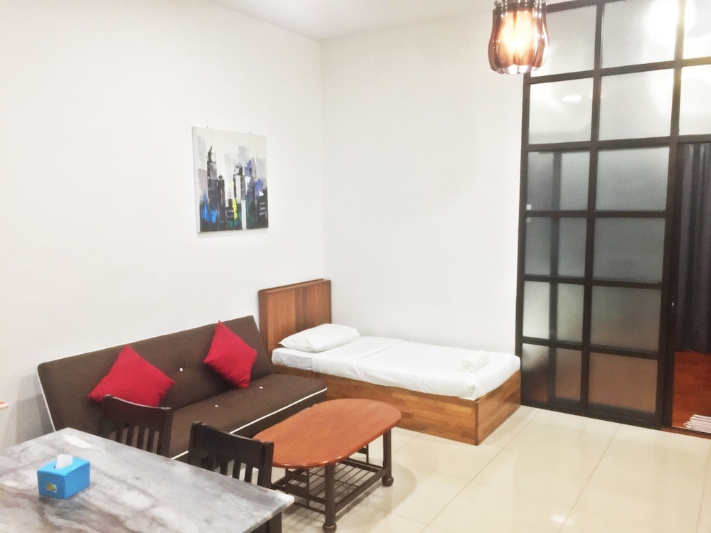 Classic Apartment, 1 Bedroom, Balcony, Garden View