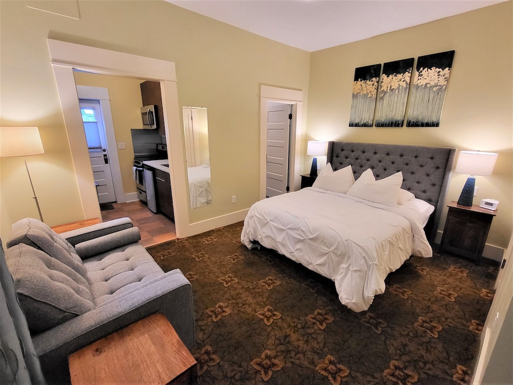 Comfort Apartment, 1 Queen Bed, Ensuite, Ground Floor
