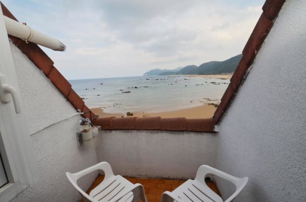 Family Apartment, 2 Bedrooms, Sea View photo 3