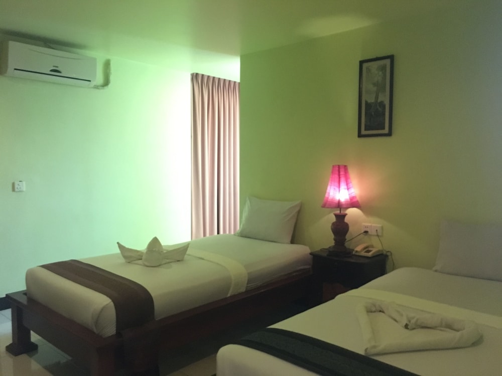 Standard Twin Room - Photo 1