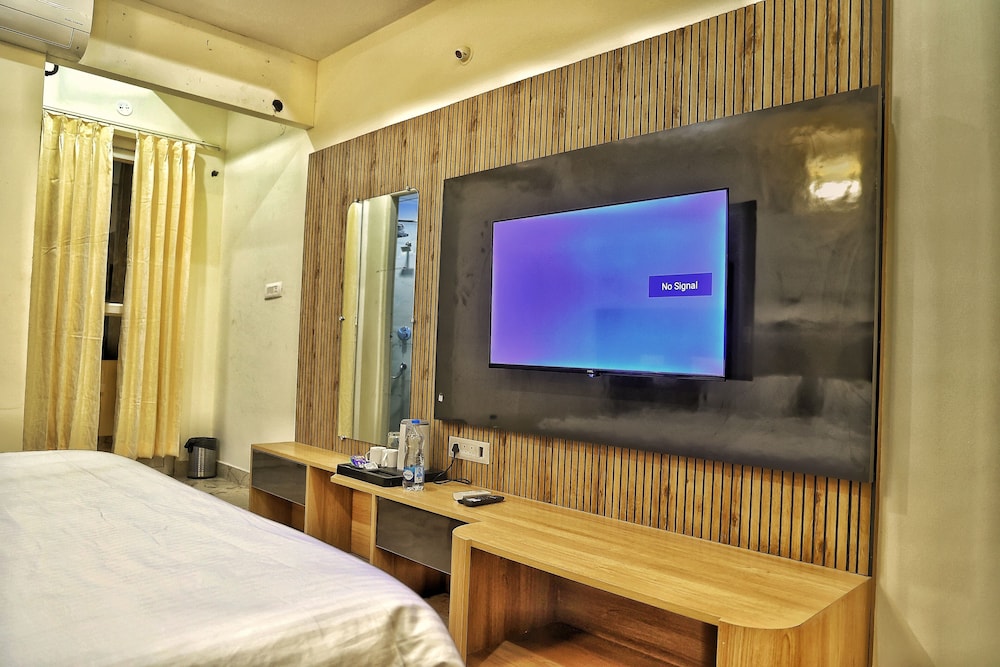 Deluxe Room - Photo 3