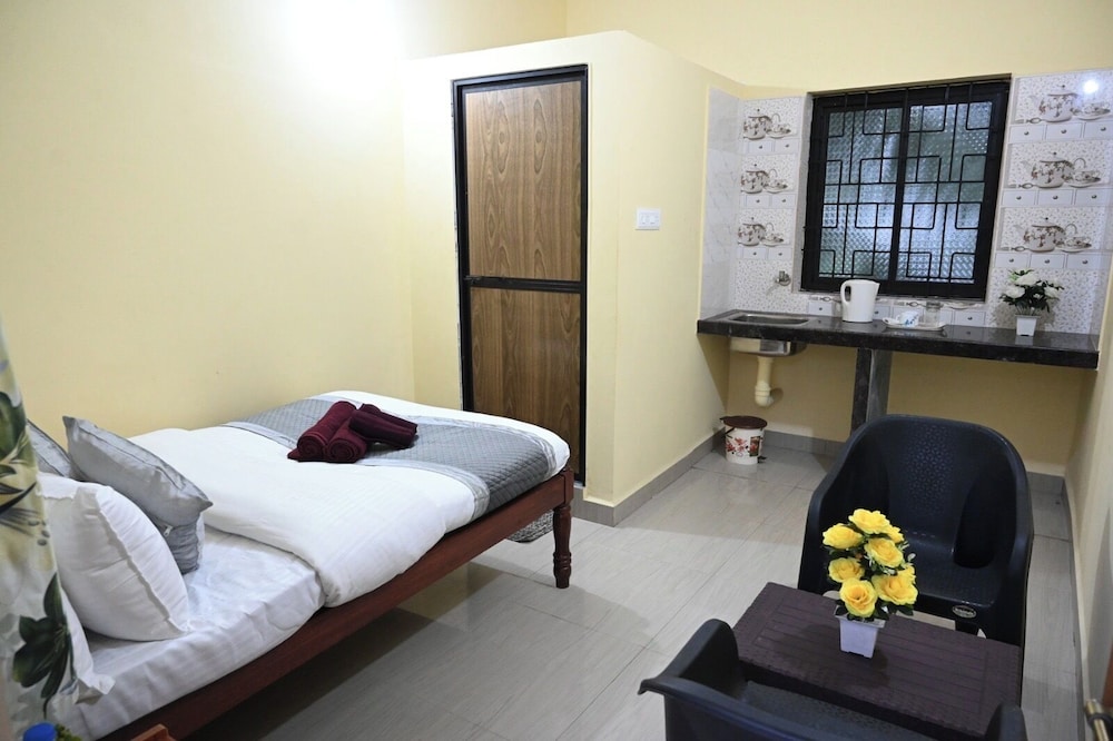 Economy Double Room photo 2