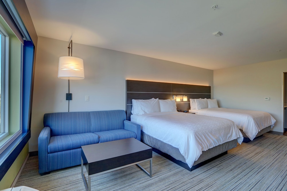 Suite, 2 Queen Beds - Photo 4