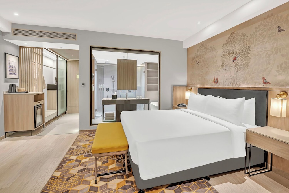 Deluxe Room, 1 King Bed