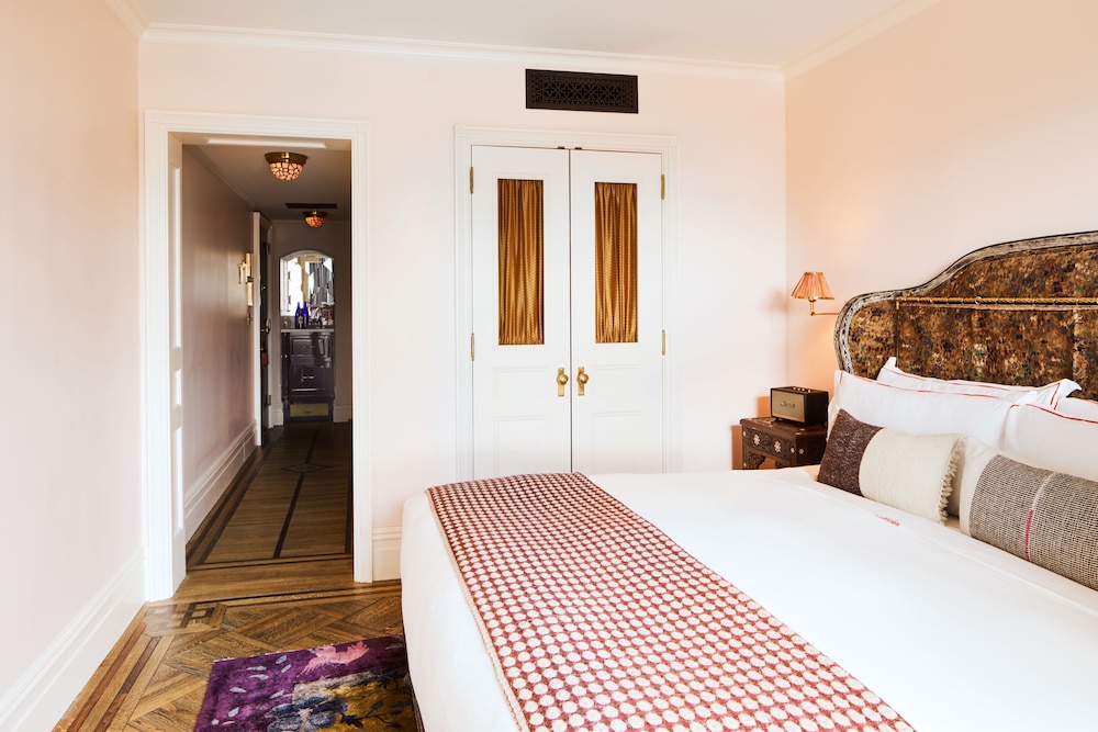 Room (The Chelsea) photo 2