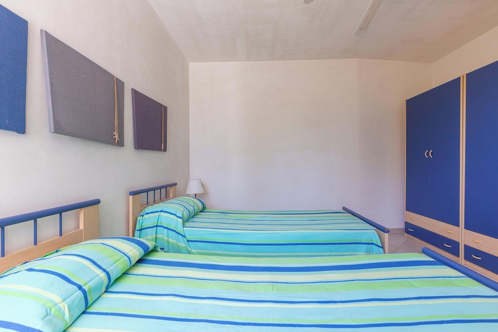 Basic Apartment photo 1