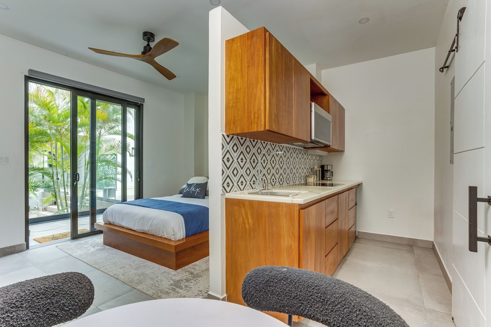 Areca Studio w/ Kitchenette, Non Smoking, Balcony, Pool View