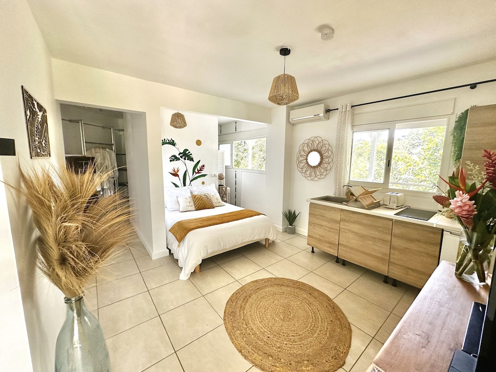 Studio, 1 Double Bed, Hot Tub, Garden View photo 1