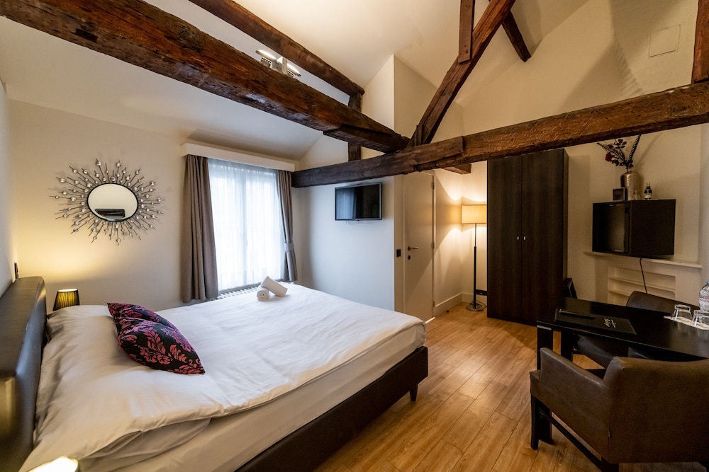 Standard Double or Twin Room - Photo 2