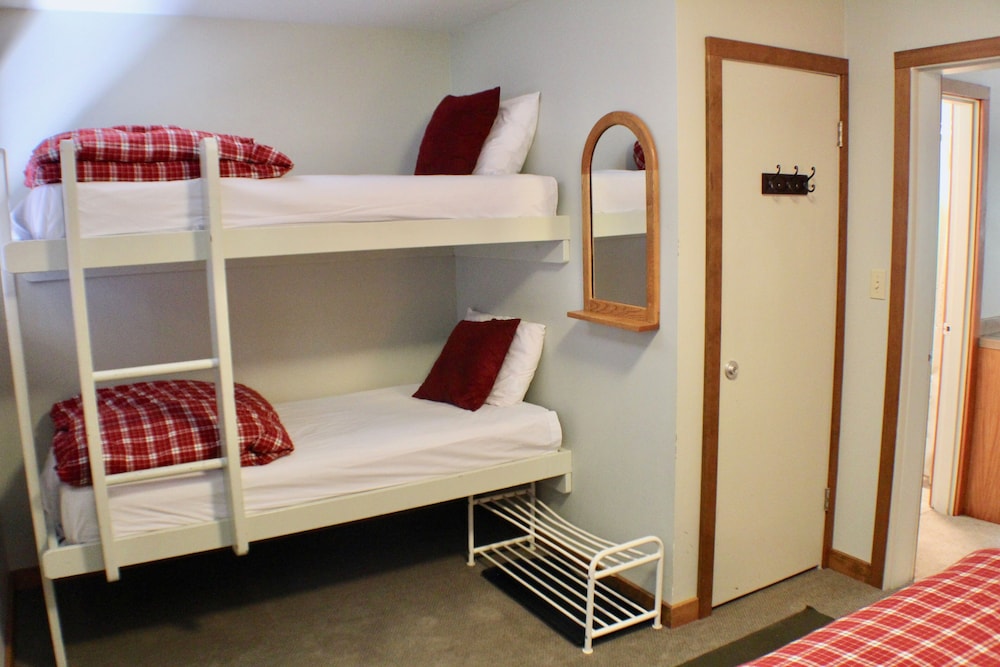 517 Preferred 1 Bedroom Unit photo 3