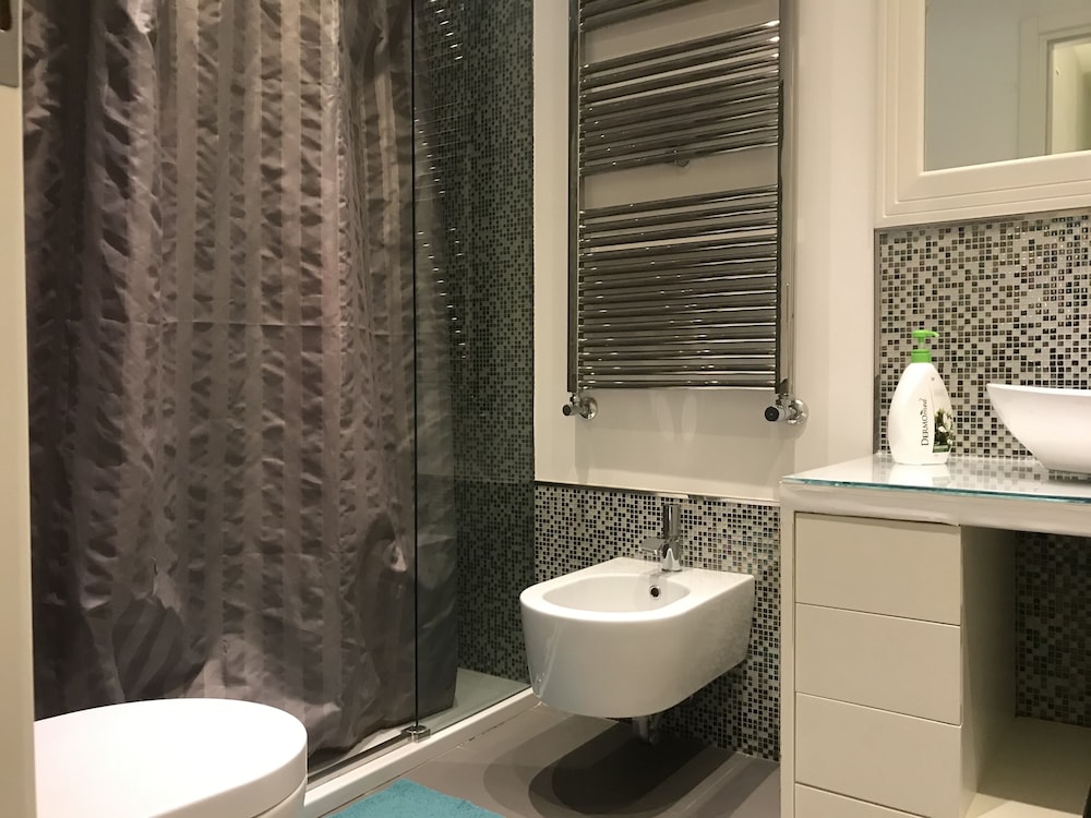Economy Double Room, Shared Bathroom photo 2
