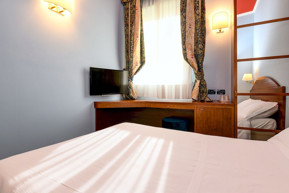 Single Room, 1 Large Twin Bed photo 2