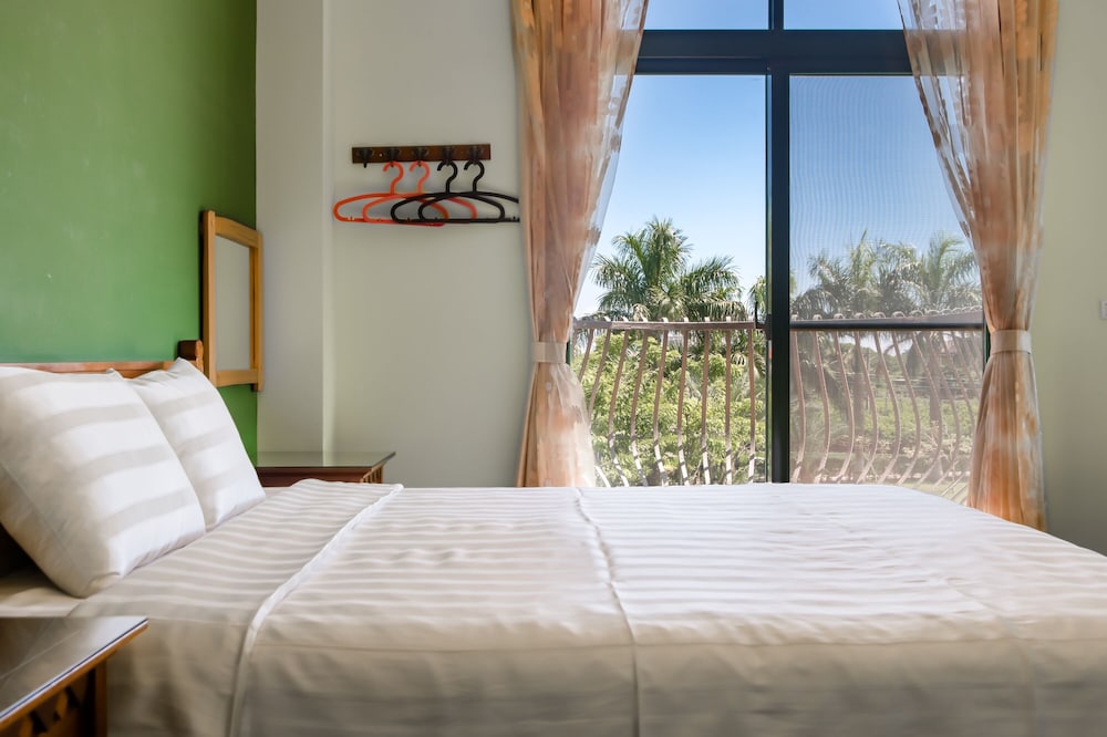 Extra Large Double Room with Balcony photo 3