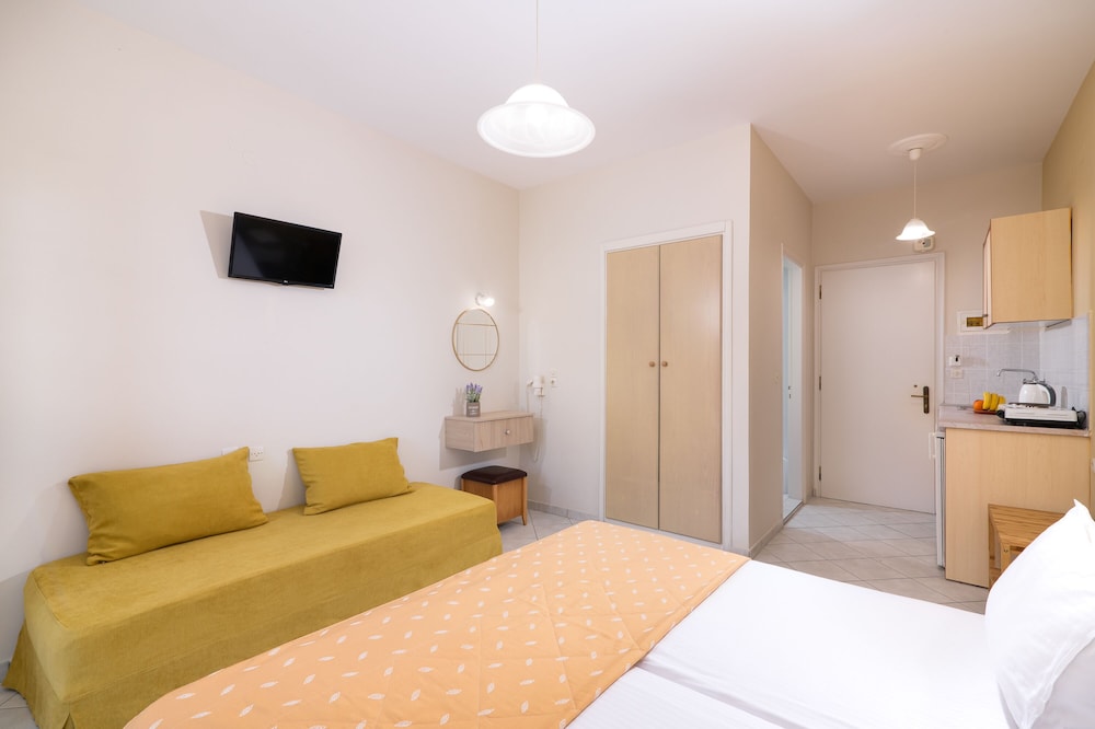 Triple Room, Garden View photo 3