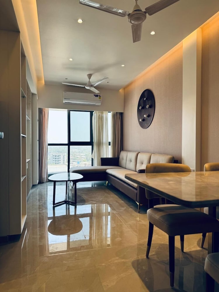 1 BHK Queen