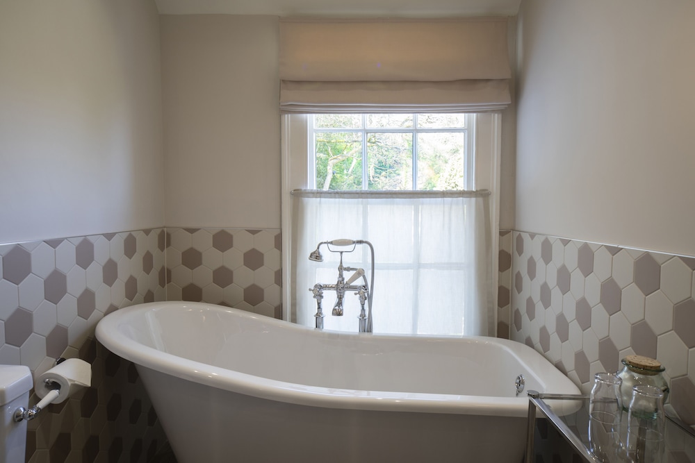 Deluxe Double Room, 1 King Bed, Valley View photo 2