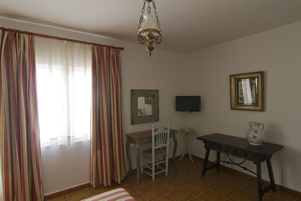 Room With Three Individual Beds Without Terrace photo 3