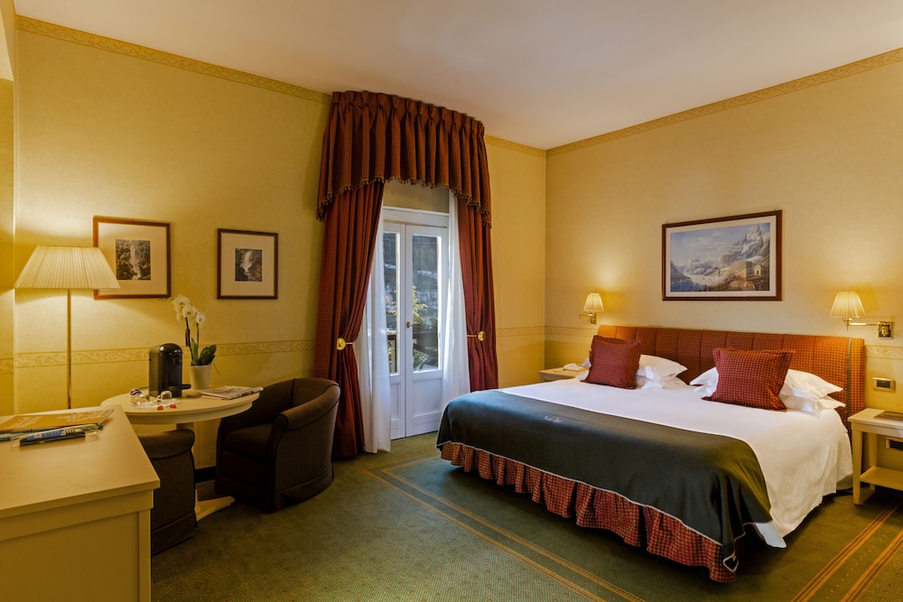 Double or Twin Room, Balcony, Mountain View (Prestige)