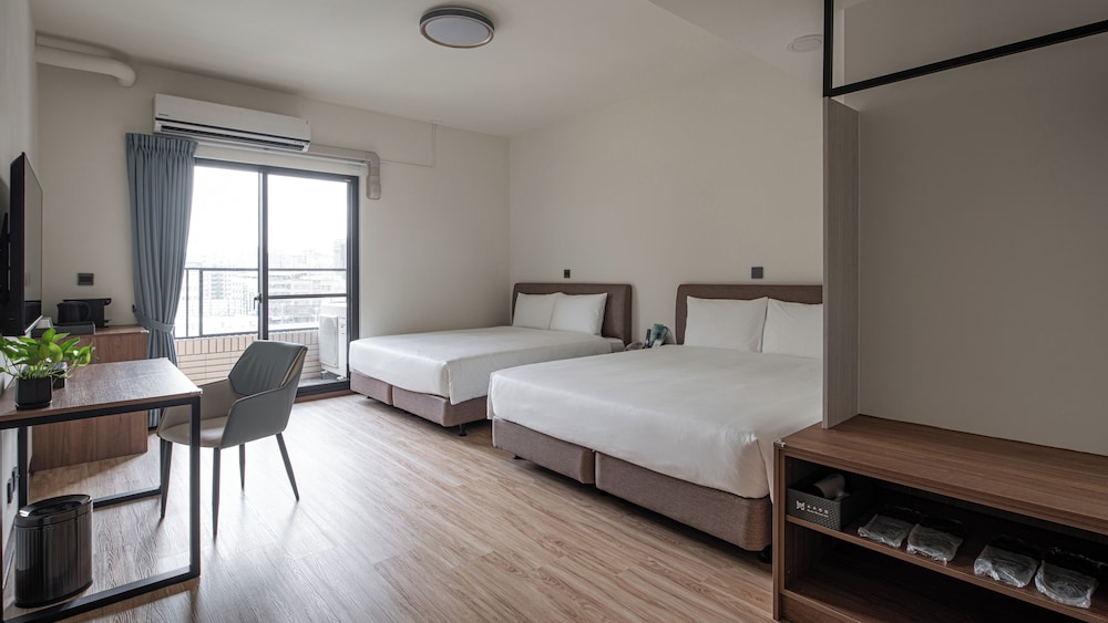 Deluxe Quadruple Room, Balcony