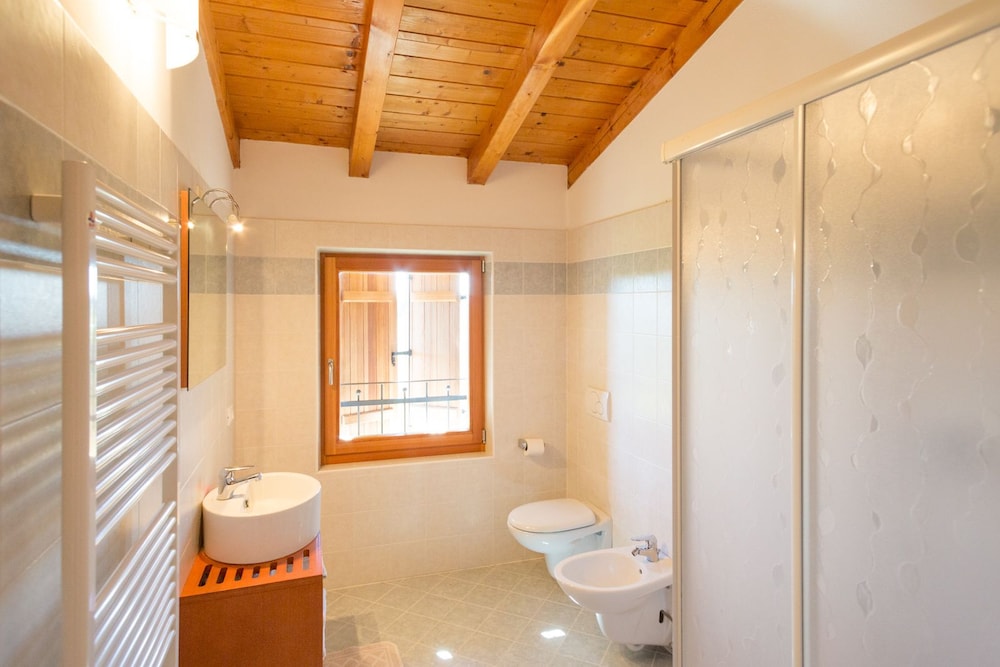 Apartment, 2 Bedrooms, Terrace photo 3