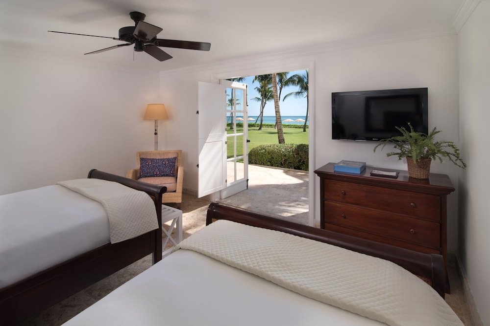 Villa, 4 Bedrooms, Beachfront photo 3