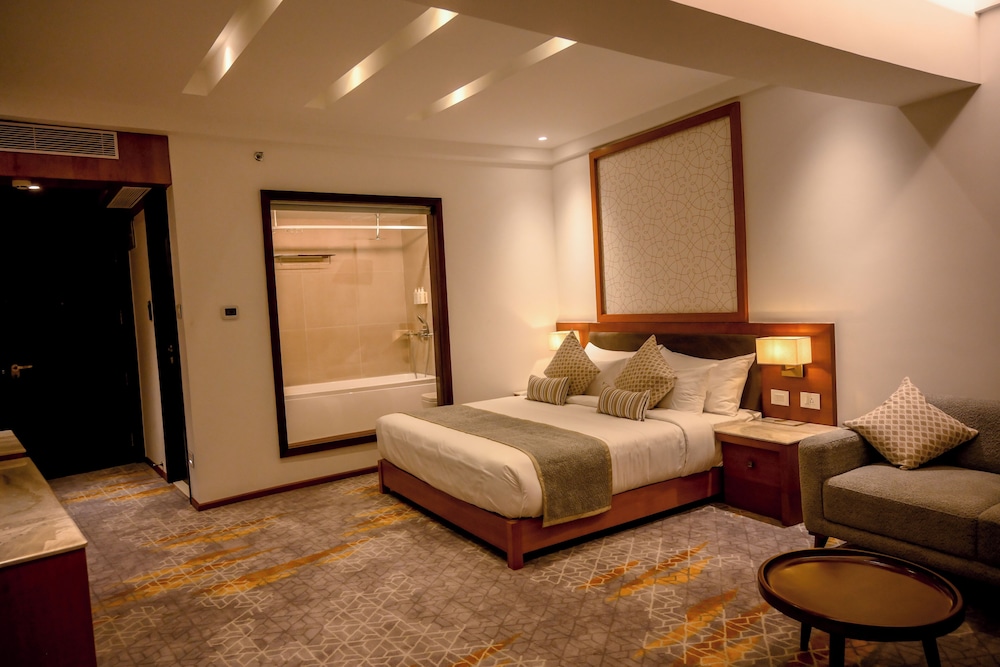 Superior Double Room, City View - Photo 6