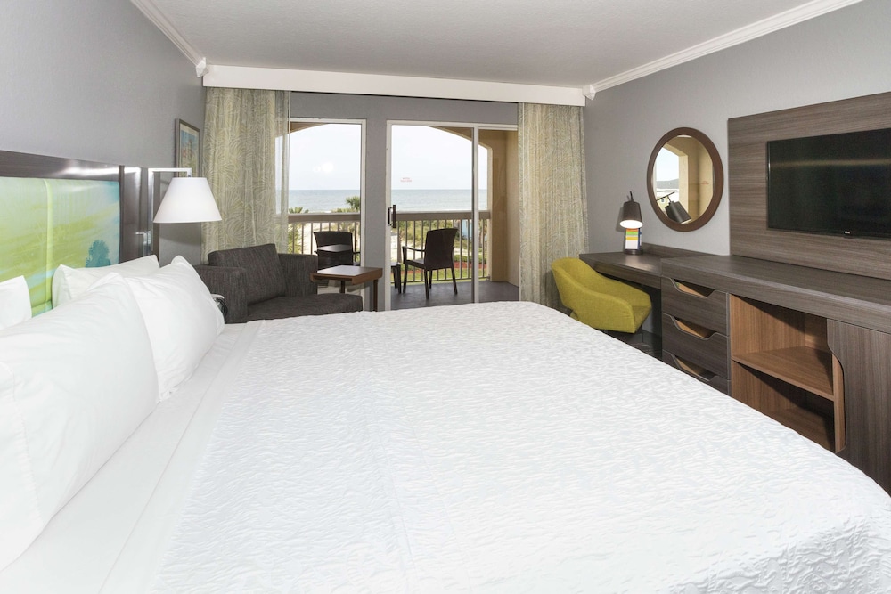 Room, 1 King Bed, Jetted Tub (Beach Side) photo 3