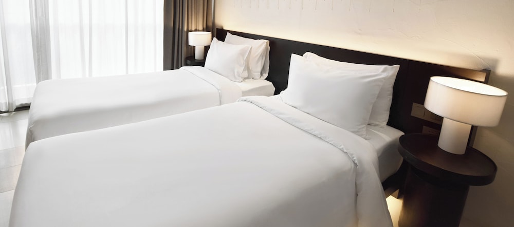 Superior Twin Bed - Photo 7