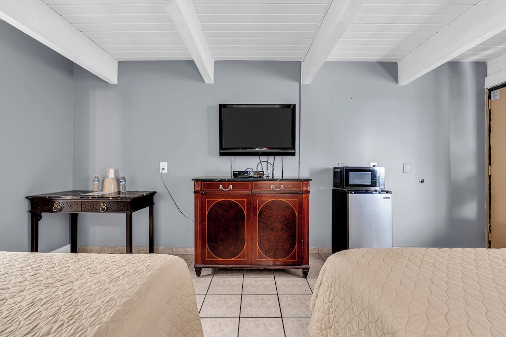 Breezeway Room photo 3